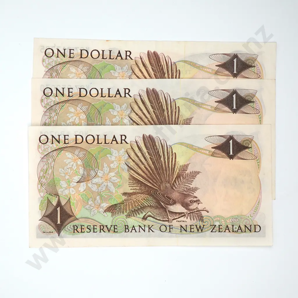Three One Dollar Wilks Banknotes - K07 Prefix  Image 1++