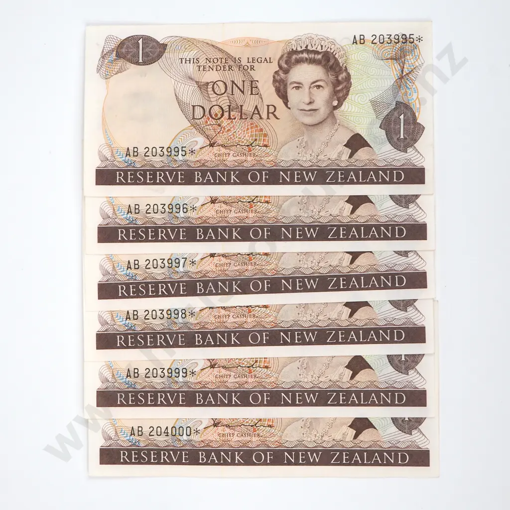 Six Consecutive One Dollar Hardie Star Type II Banknotes - AUNC Total CV $180 Image 1++