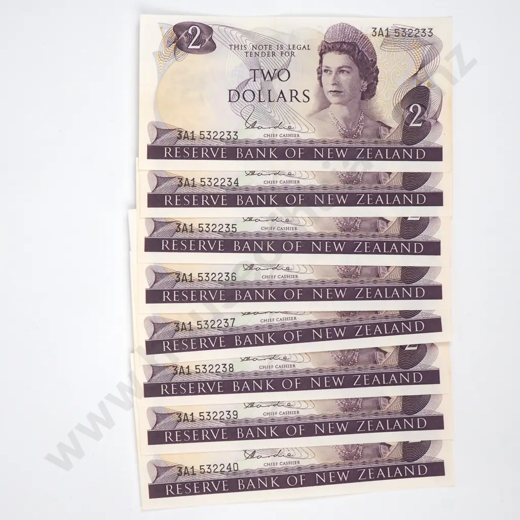 Eight Consecutive Two Dollar Hardie Type I Banknotes - AUNC Total CV $200  Image 1++