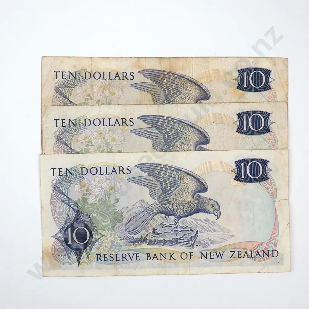 Three New Zealand Ten Dollar Fleming Banknotes  Image 1++