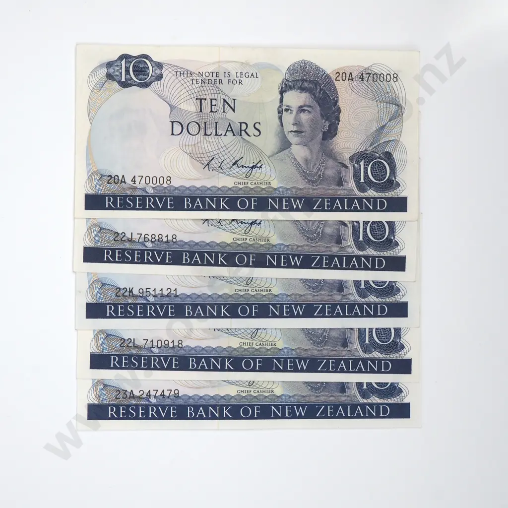 Five Ten Dollar Knight Banknotes - Various Prefixes - AUNC Total CV $875 Image 1++