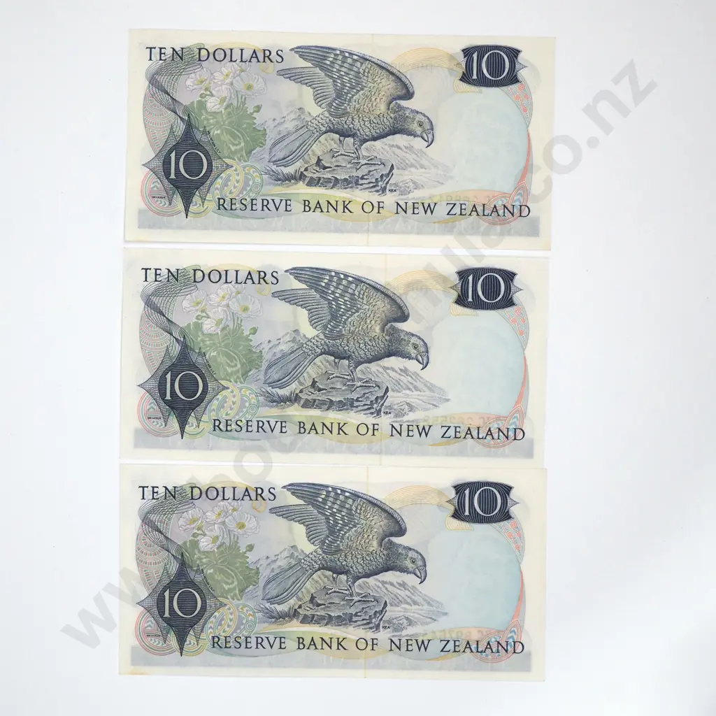 Three Ten Dollar Hardie Type I Banknotes - AUNC Total CV $375 Image 1++