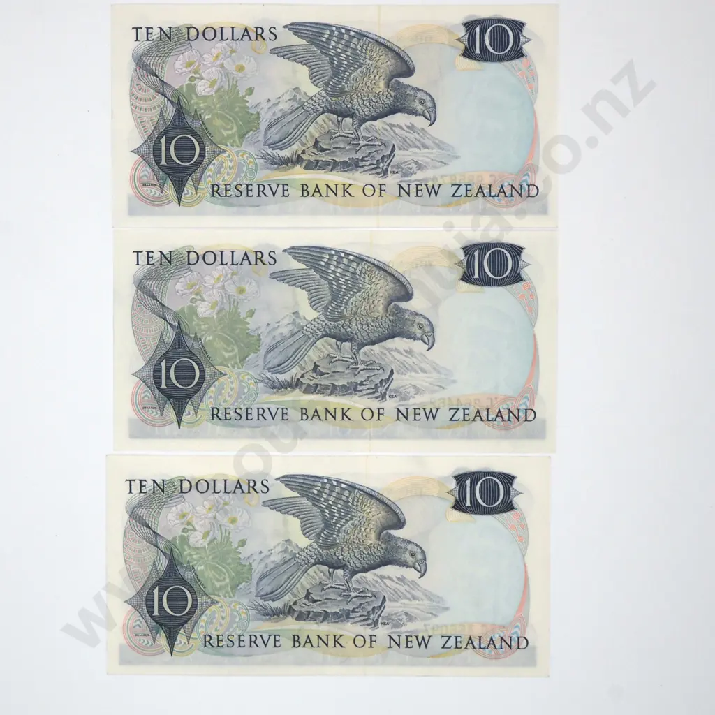 Three Ten Dollar Hardie Type I Banknotes - EF Total CV $270 Image 1++