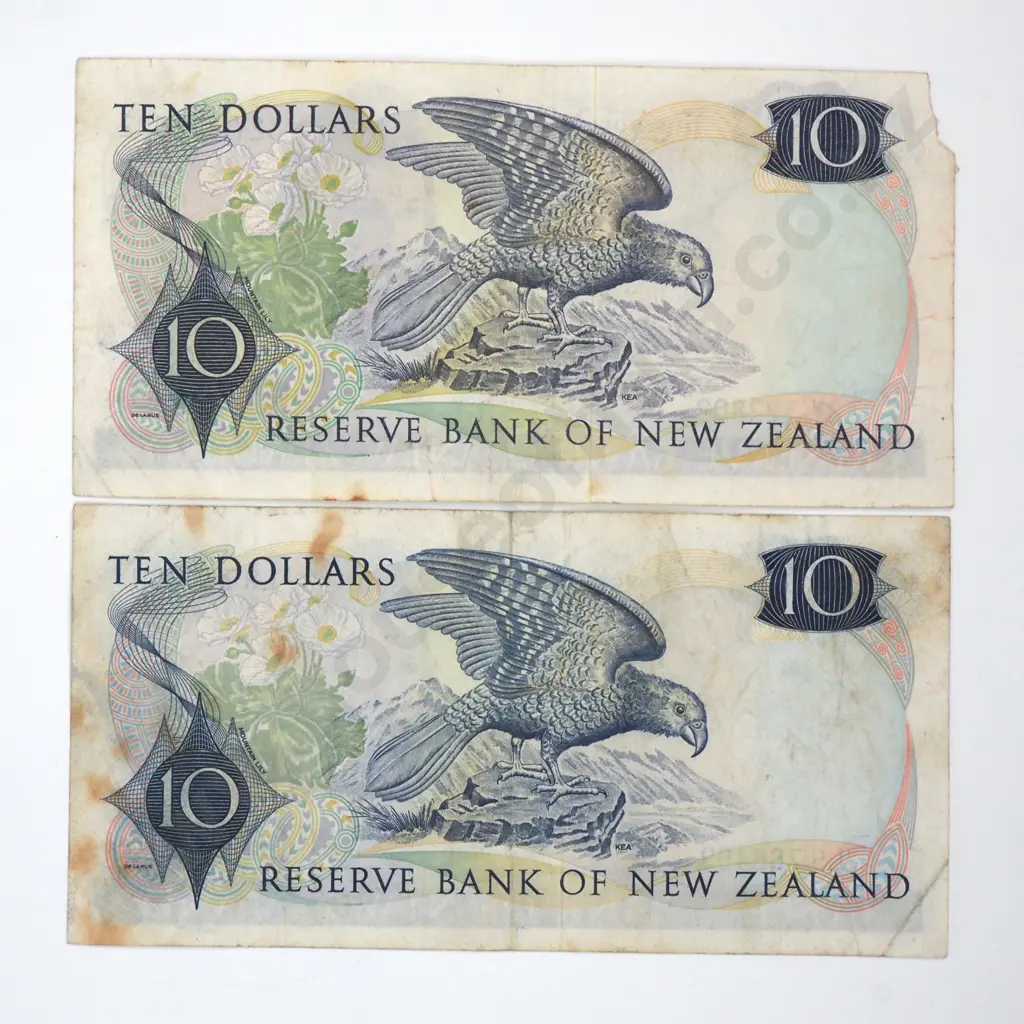 Two New Zealand Ten Dollar Banknotes  Image 1++