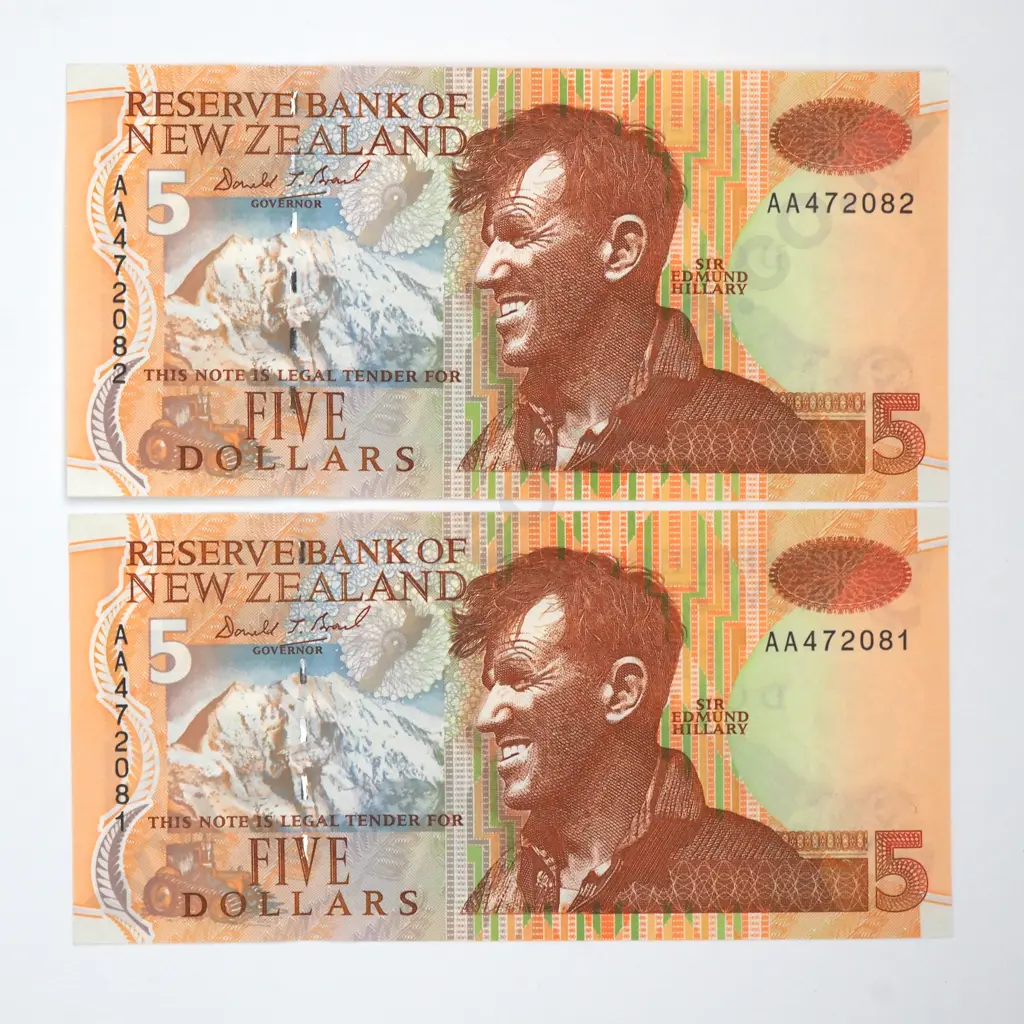 Consecutive Pair of Five Dollar Brash Banknote - AA Prefix- AUNC  Image 1++