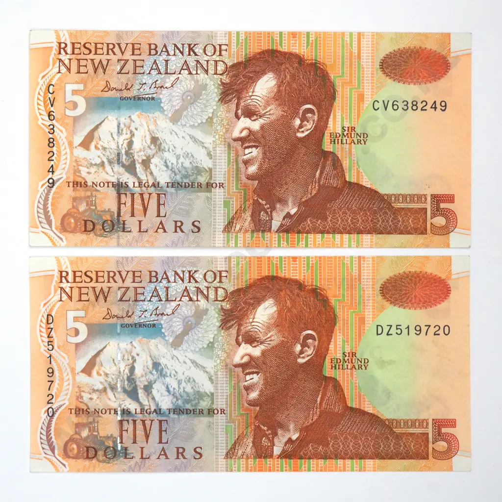 Two New Zealand Five Dollar Brash Banknotes AUNC Image 1++