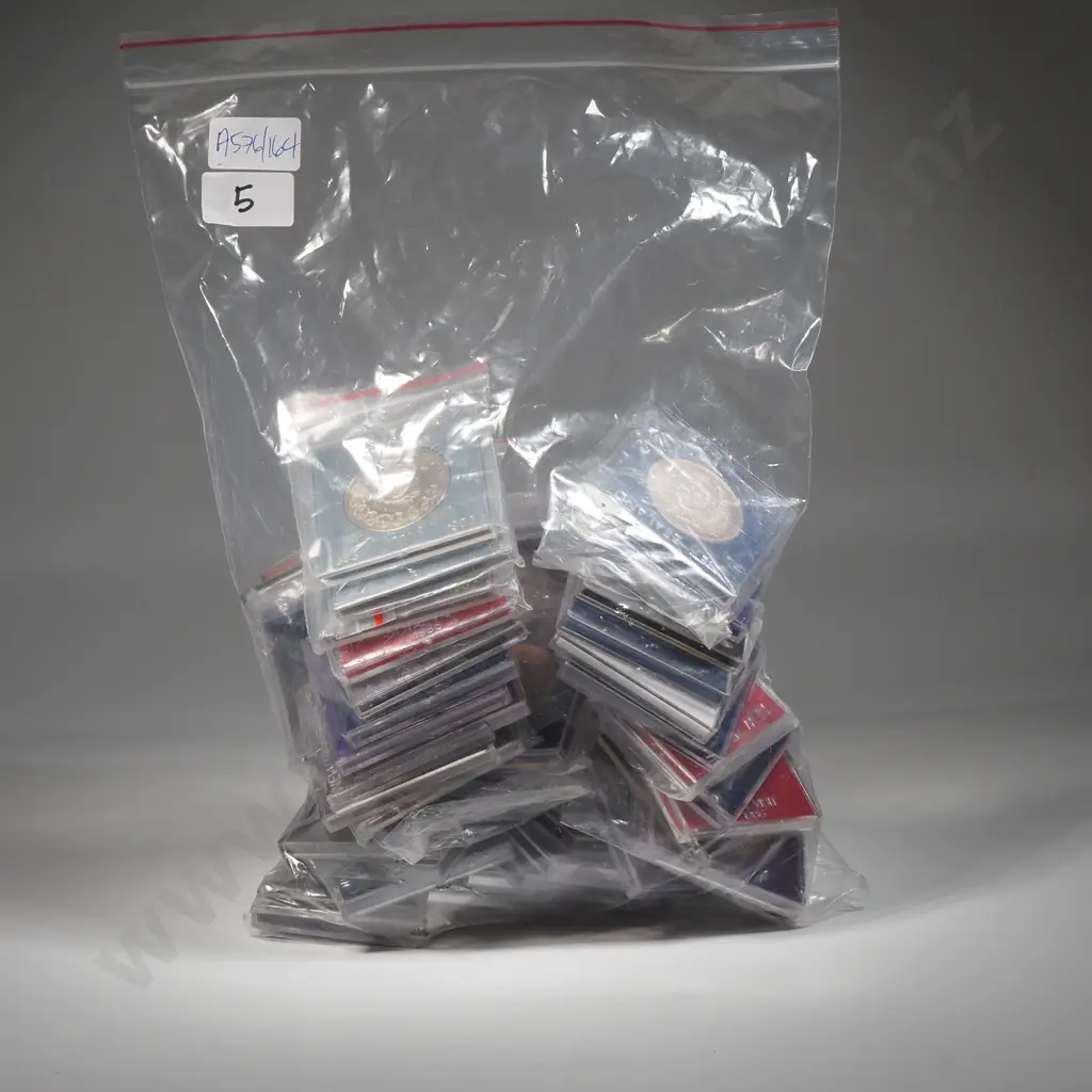 50 UNC New Zealand Dollar Coins  Image 1++