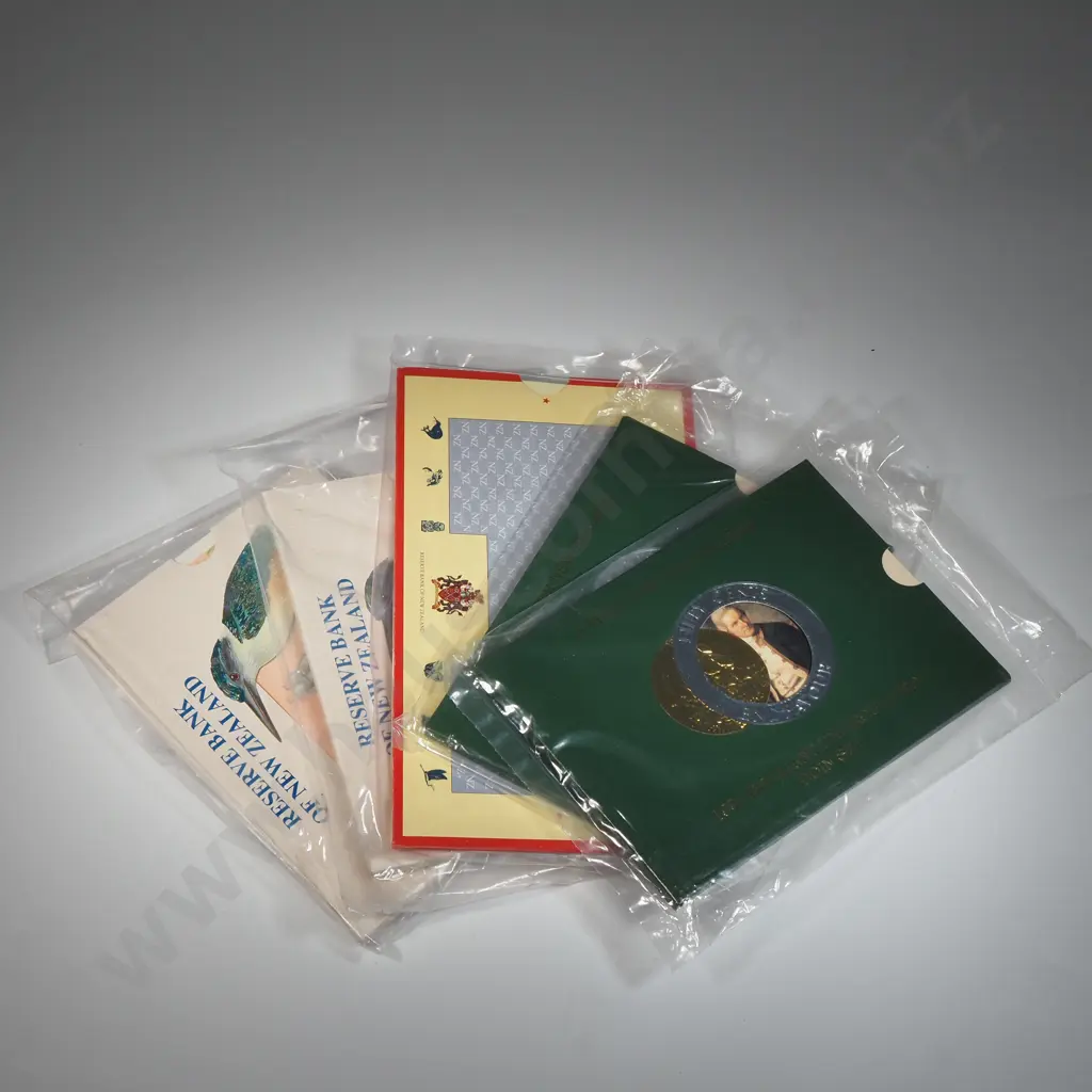 Five New Zealand UNC Coin Sets  Image 1++