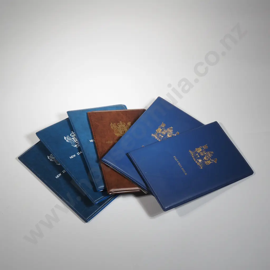 Assorted New Zealand & Fiji UNC Sets  Image 1++