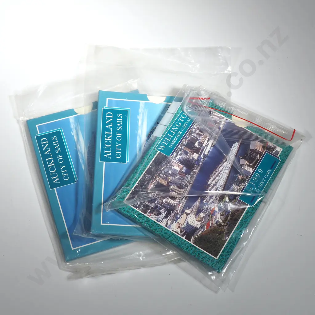 Three New Zealand UNC Five Dollar Coin Sets  Image 1++