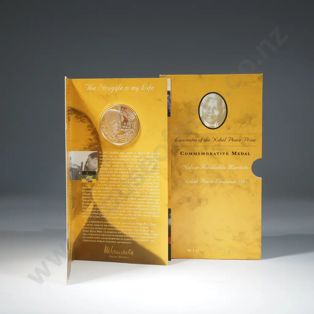 1993 South Africa One Ounce Sterling Silver Medallion - Nelson Mandel & F De Klerk Nobel Peach Laureates	 Image 1++