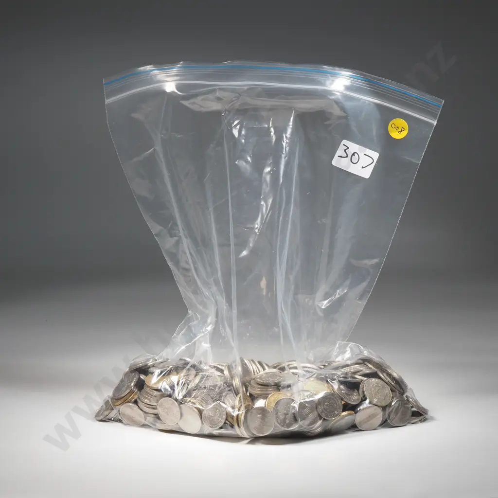 Current coins, $152 Singapore ( old series ) in 10, 20 and 50 cents and $1 coins – approximate exchange rate NZD $202 Image 1++