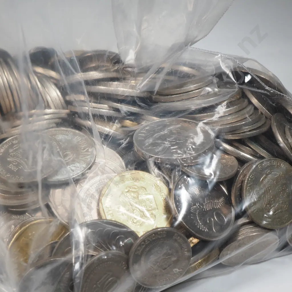 Current coins, $152 Singapore ( old series ) in 10, 20 and 50 cents and $1 coins – approximate exchange rate NZD $202 Image 1++