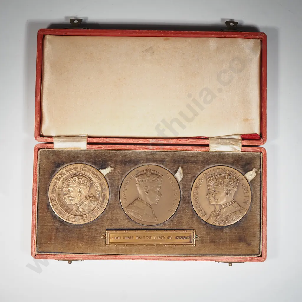 Cased English Medallion Set "The Three British Kings of 1936" Image 1++