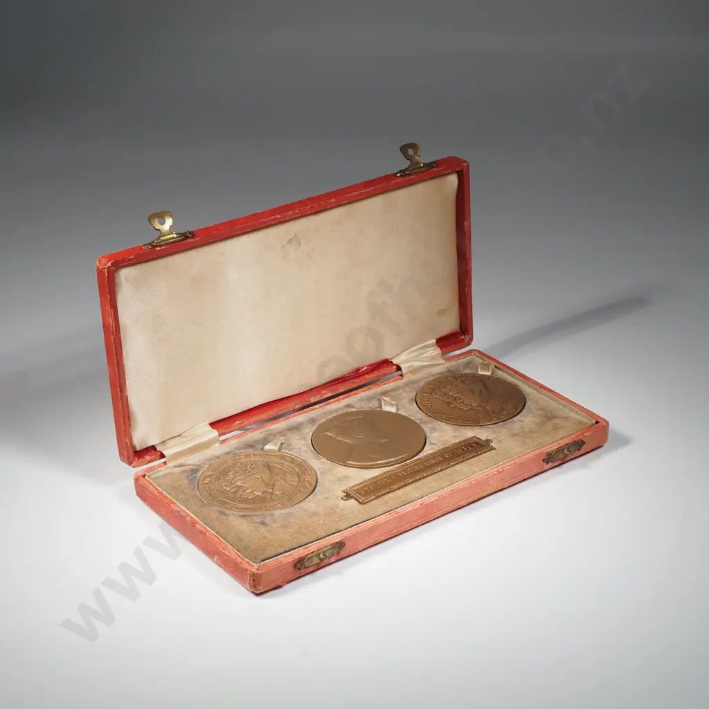 Cased English Medallion Set "The Three British Kings of 1936" Image 1++