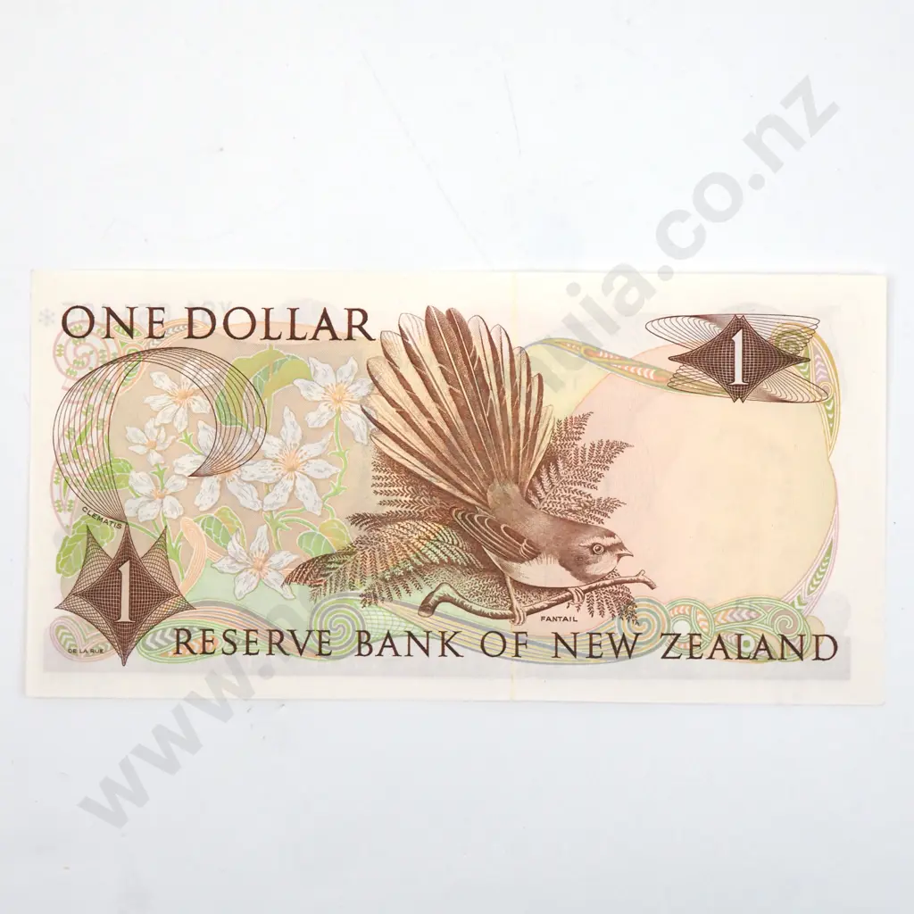 New Zealand Knight One Dollar Star Banknote  Image 1++