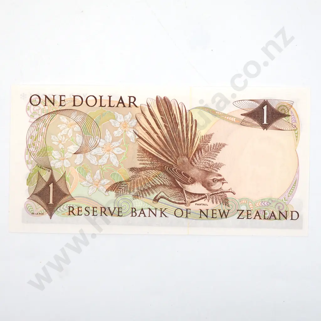 New Zealand Hardie One Dollar Star Banknote  Image 1++