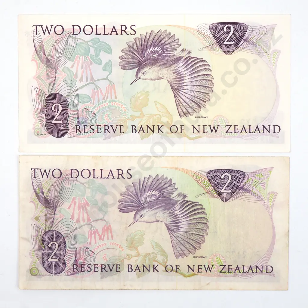Two New Zealand Hardie Two Dollar Star Banknotes  Image 1++