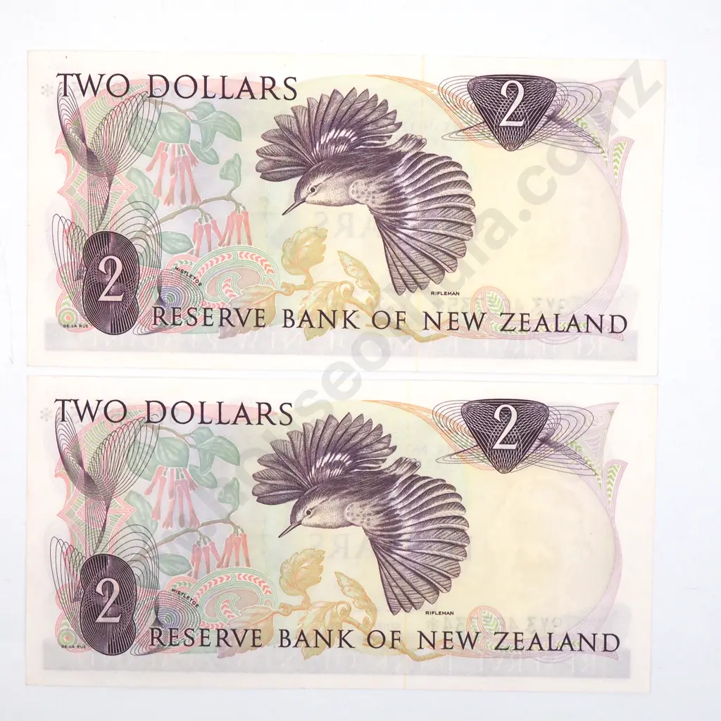 Two Consecutive New Zealand Hardie Two Dollar Star Notes - 9Y3 Prefix AUNC Image 1++