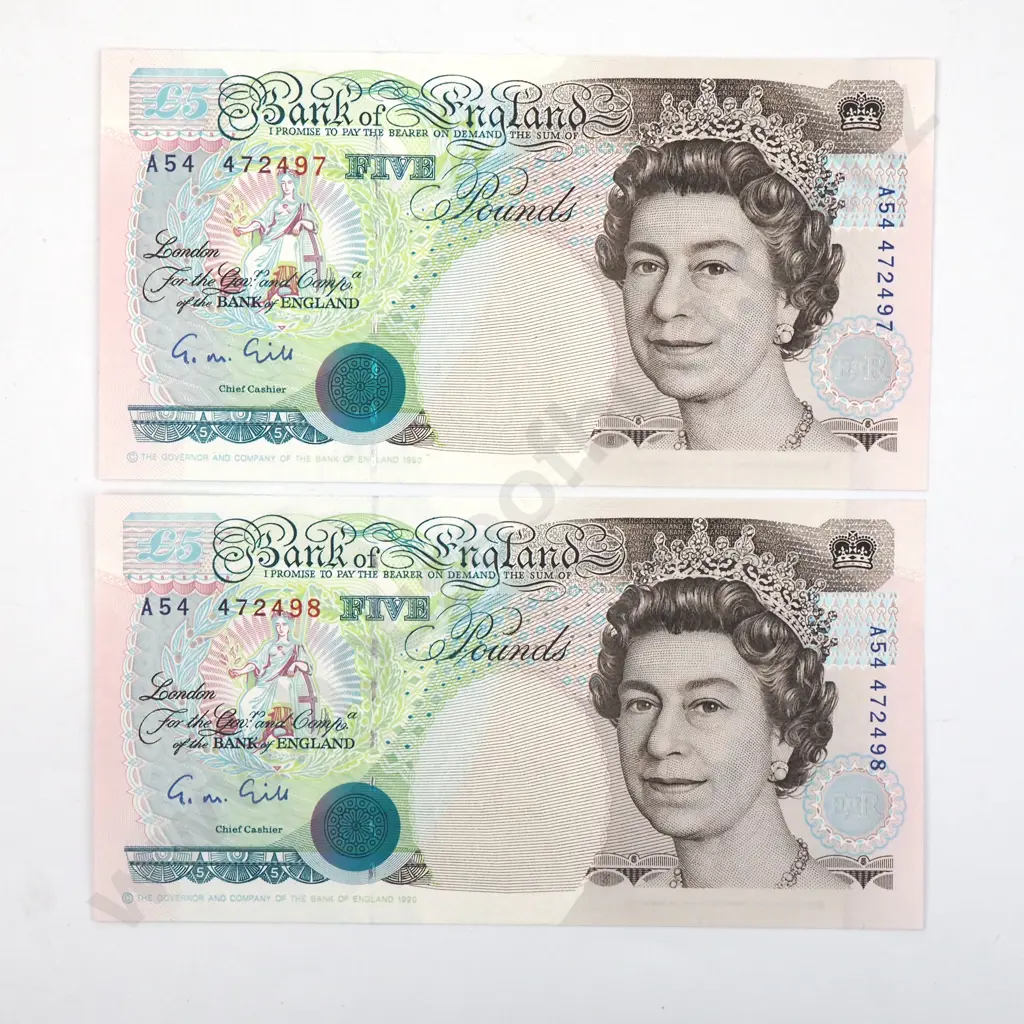 Two Consecutive United Kingdom Five Pound Banknotes - Better Grade Image 1++