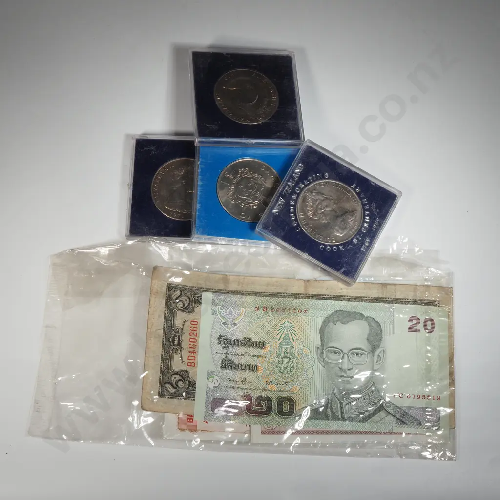 Assorted World Coinage & Banknotes  Image 1++