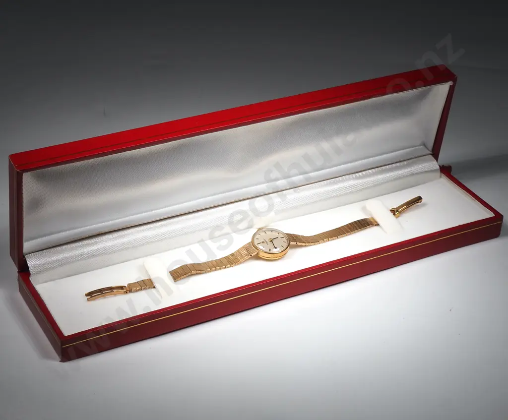 Solid 9ct Gold Tissot Wrist Watch Image 1++