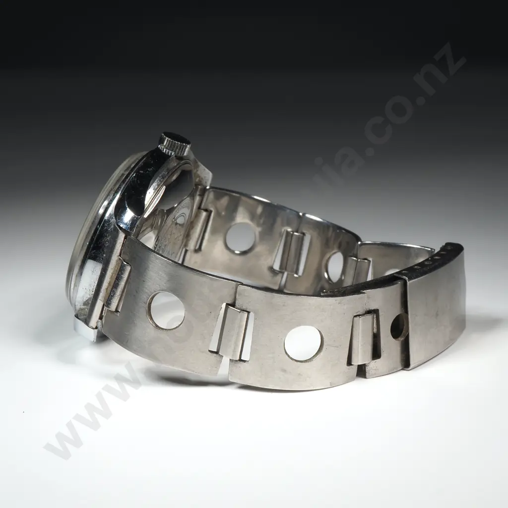 Vintage Sicura Wristwatch Image 1++