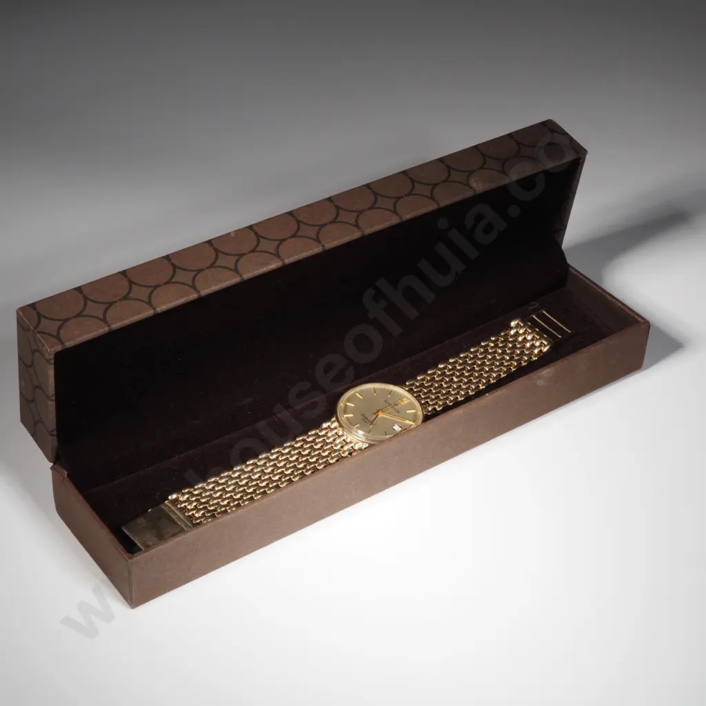 Solid 9ct Gold Sovereign Watch w Valuation for $3250.00 Image 1++