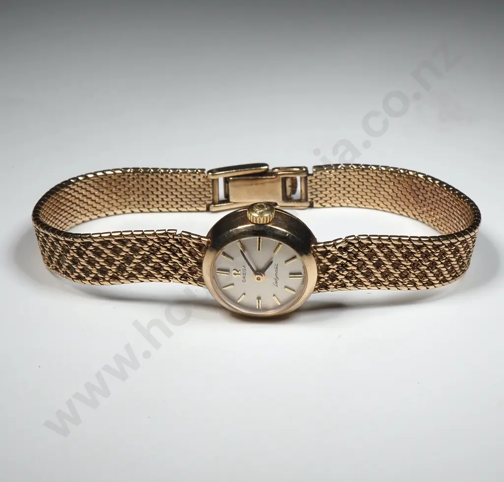 9ct Gold Omega Ladies Wrist Watch Image 1++