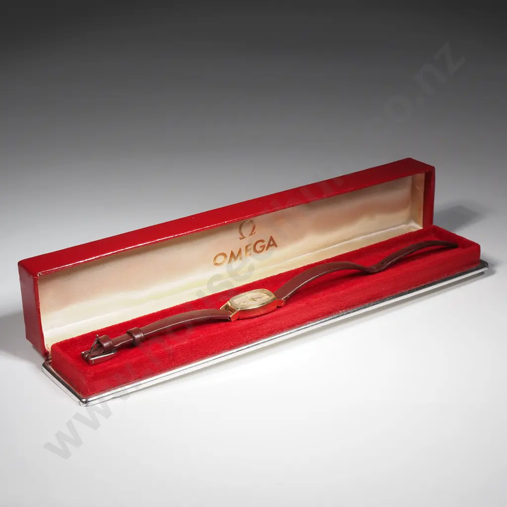 Vintage Cased Ladies Omega Wrist Watch  Image 1++