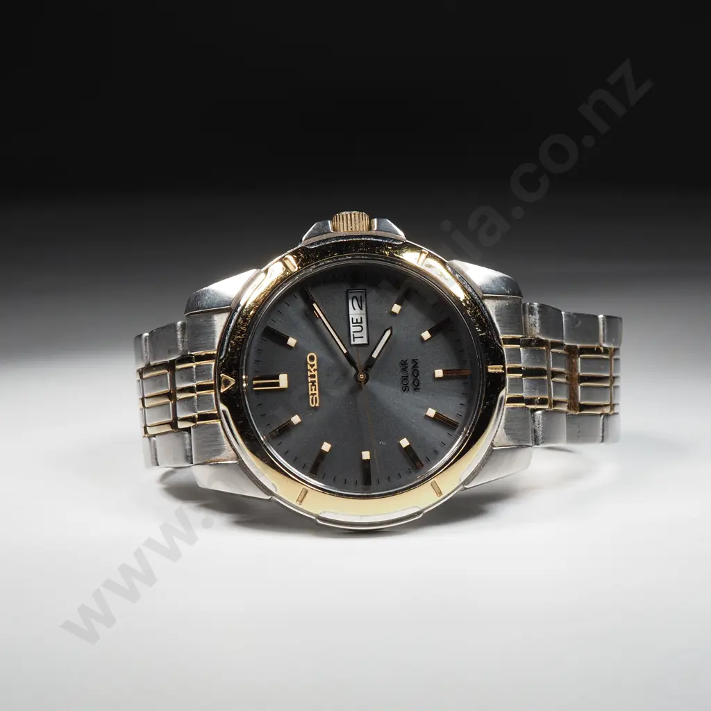 Gents Stainless Steel cased Seiko Solar 100m Day / Date Wristwatch - Running, But Sold w No Guarantees of Reliability or Image 1++