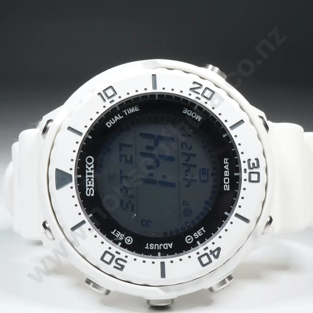 Seiko X Prospex Wrist Watch w Box & Papers - Appears Working Image 1++