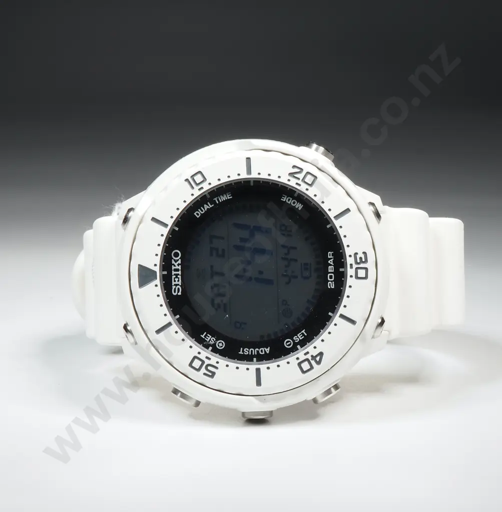 Seiko X Prospex Wrist Watch w Box & Papers - Appears Working Image 1++