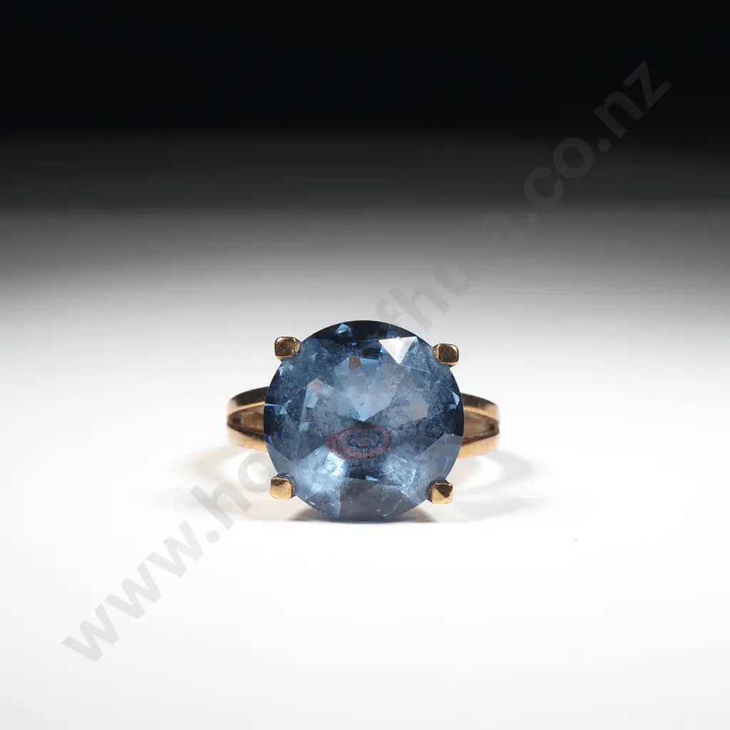 Round Brilliant Blue Topaz Ring in 9ct Gold Image 1++