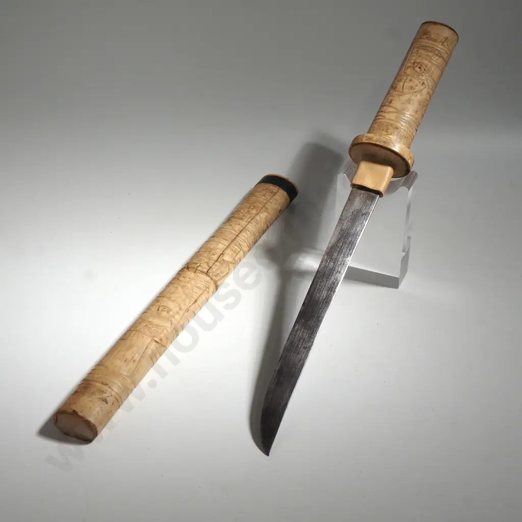 Antique Bone Handled Tanto Image 1++