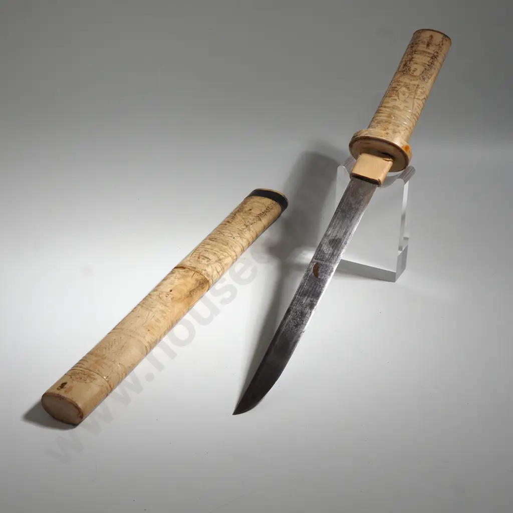 Antique Bone Handled Tanto Image 1++