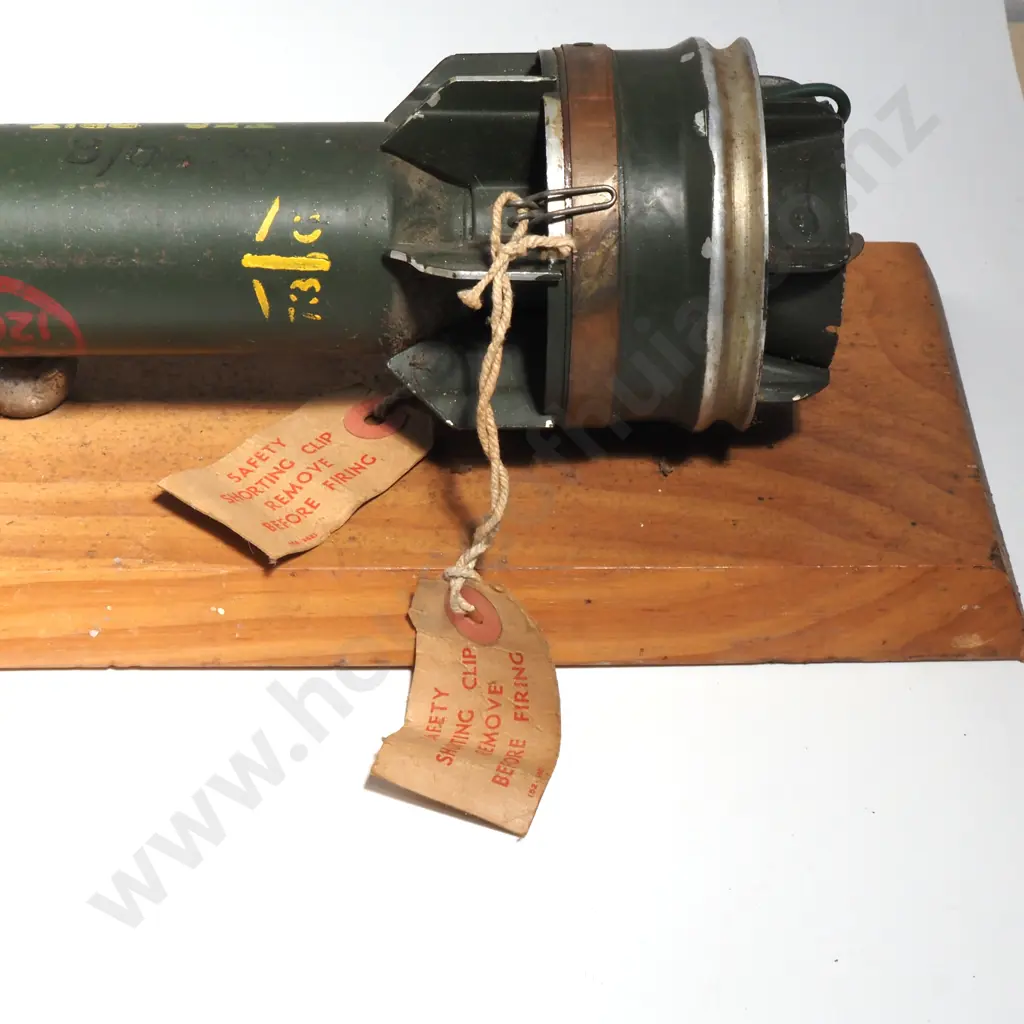 Inert Mounted Practice 3.5in M7 Rocket Image 1++