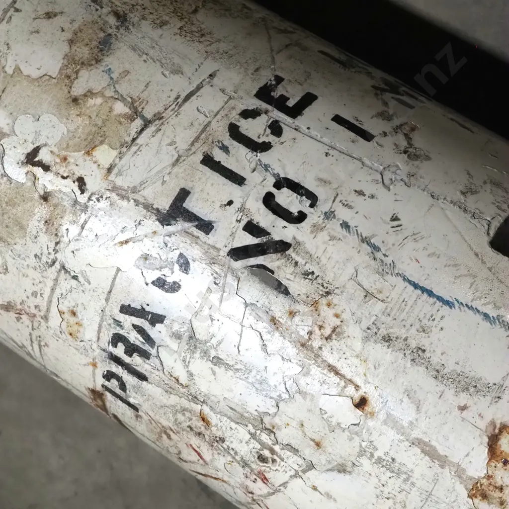 Inert Practice 100lb Smoke & Flash Bomb Image 1++