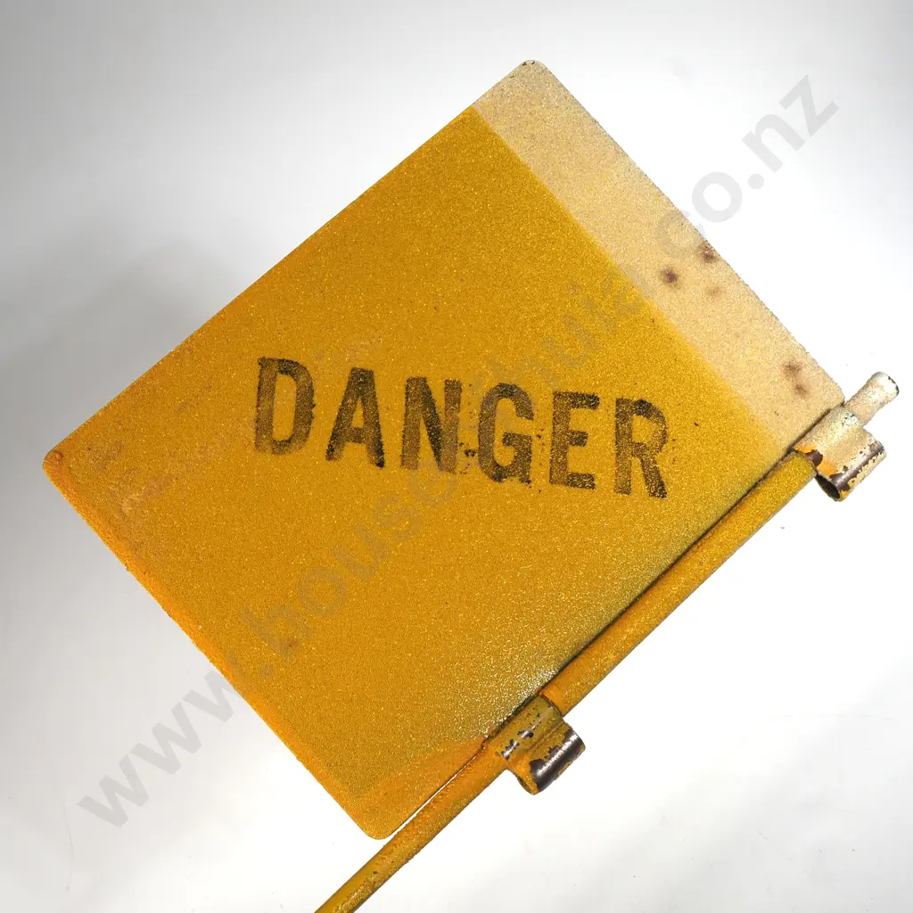 Reflective Metal Mine Marker (1) Image 1++