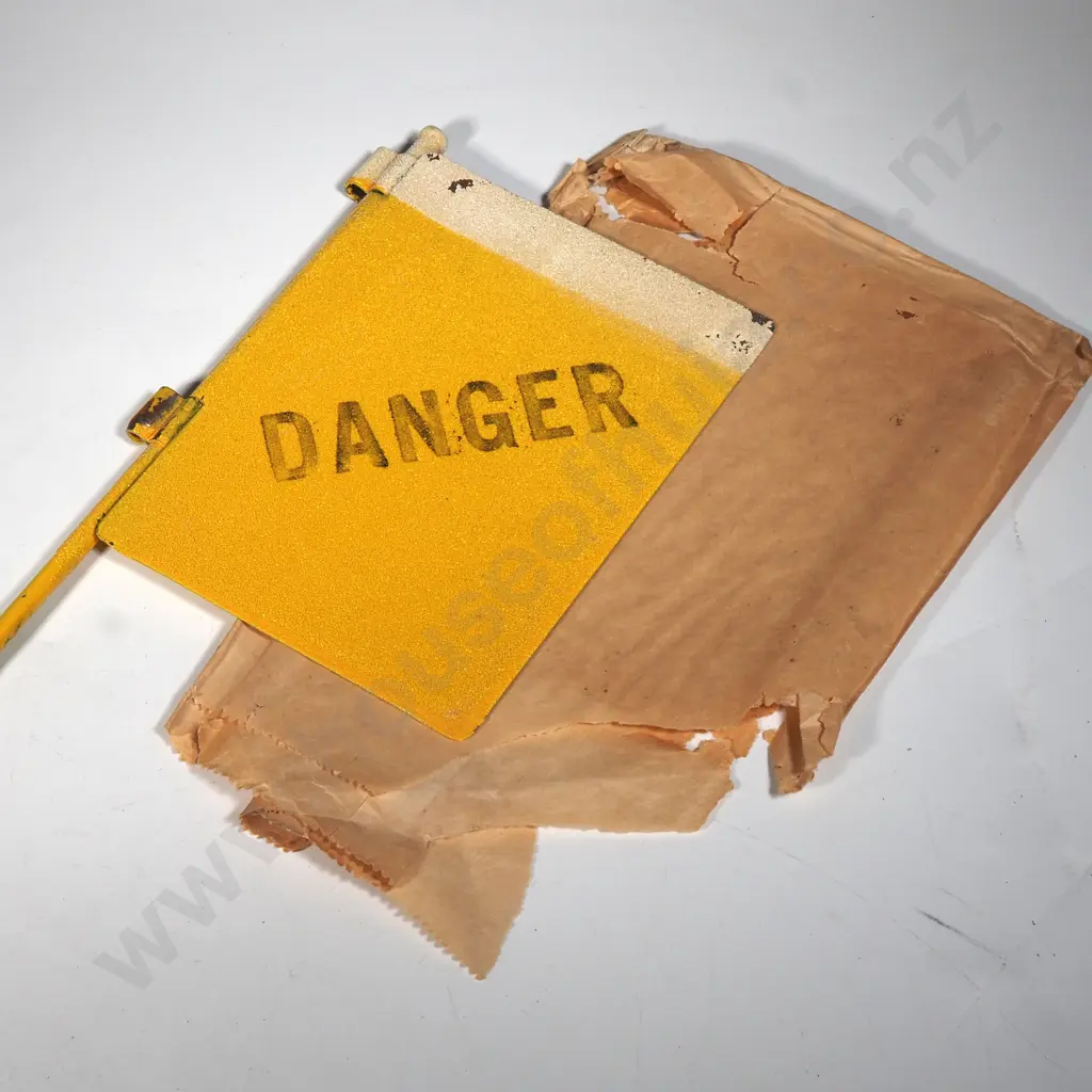 Reflective Metal Mine Marker (2) Image 1++