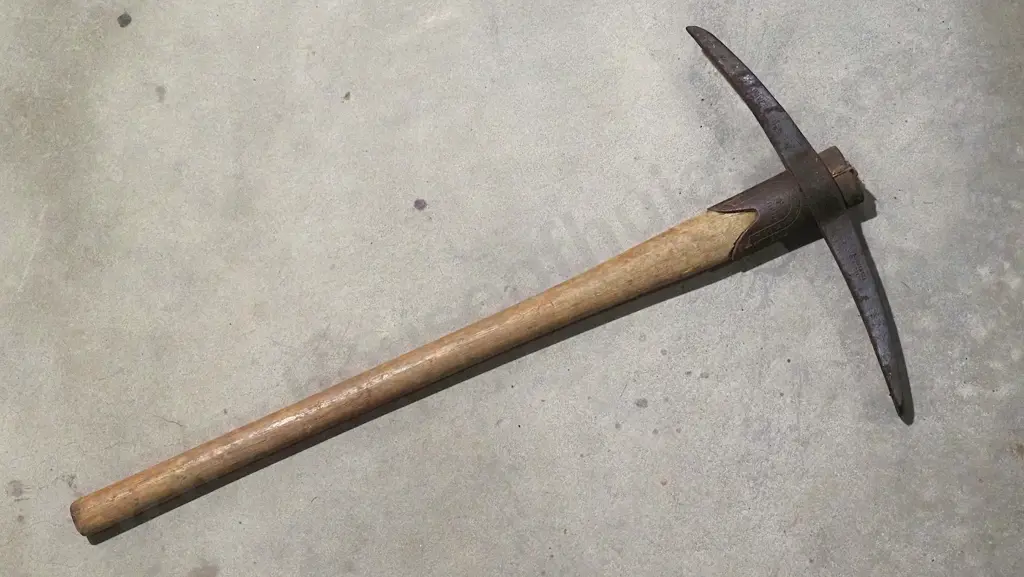 Pickaxe 1911 with NZ Broad Arrow Image 1++