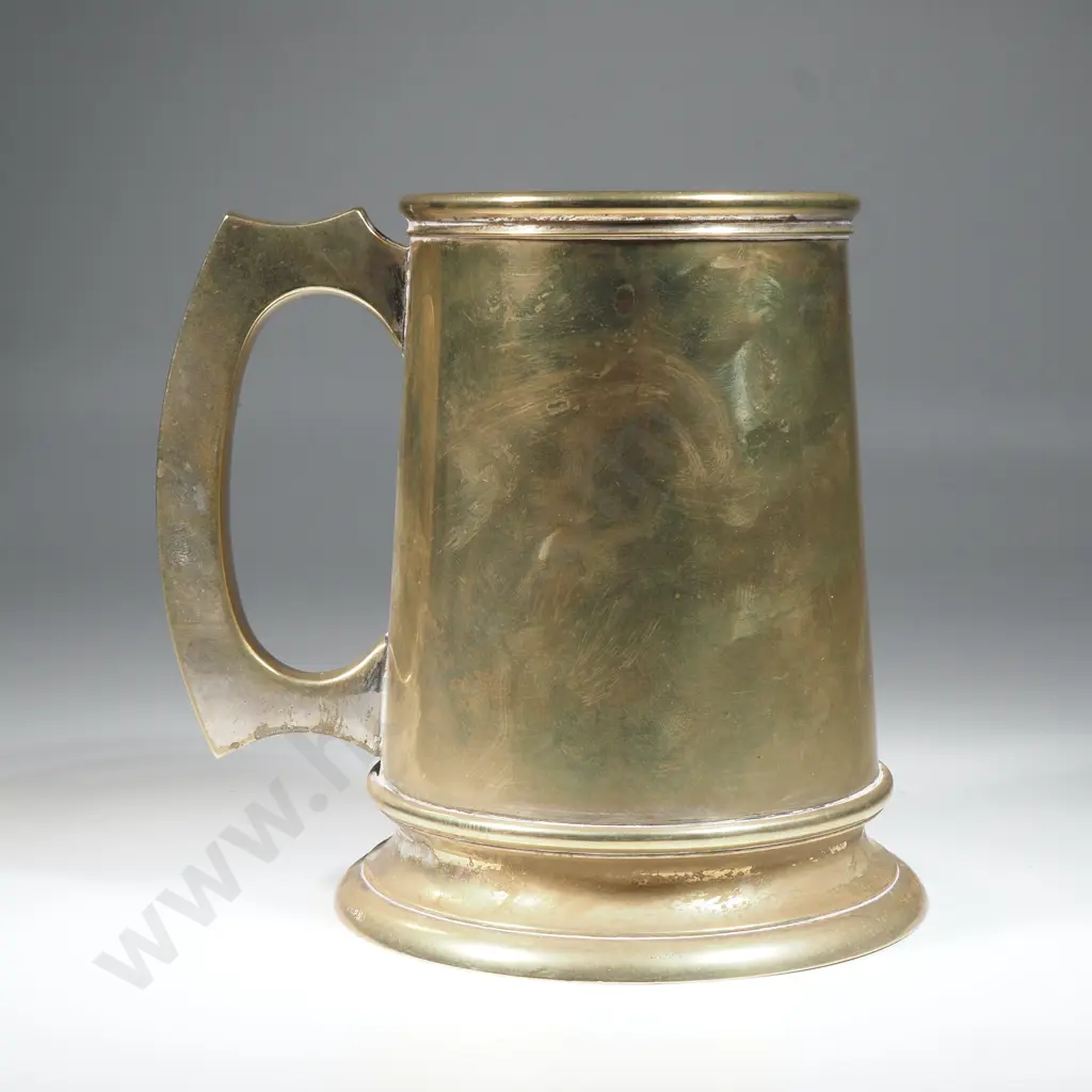 1960 Tankard Presented to Wing Commander A H Harding OBE DFC by the Operations Staff RNZAF HQ Image 1++