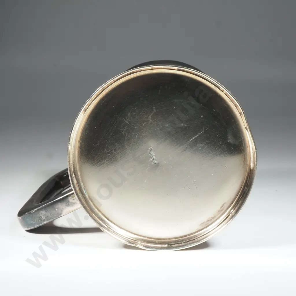 1952 S/P Tankard to Wing Commander A Harding OBE DFC & Mrs Harding Image 1++