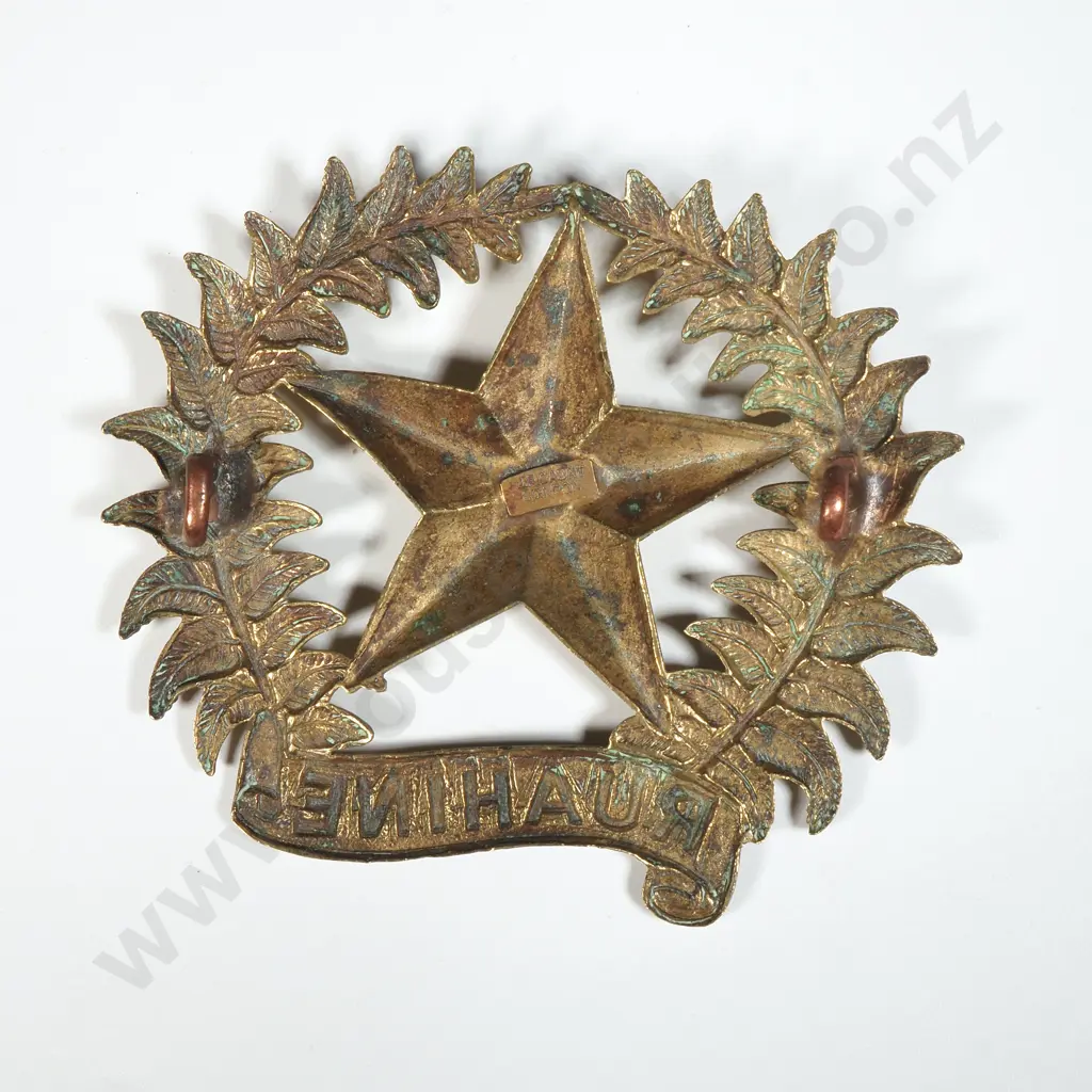 New Zealand 17th Ruahine Regiment Sun Hat Helmet Plate Image 1++