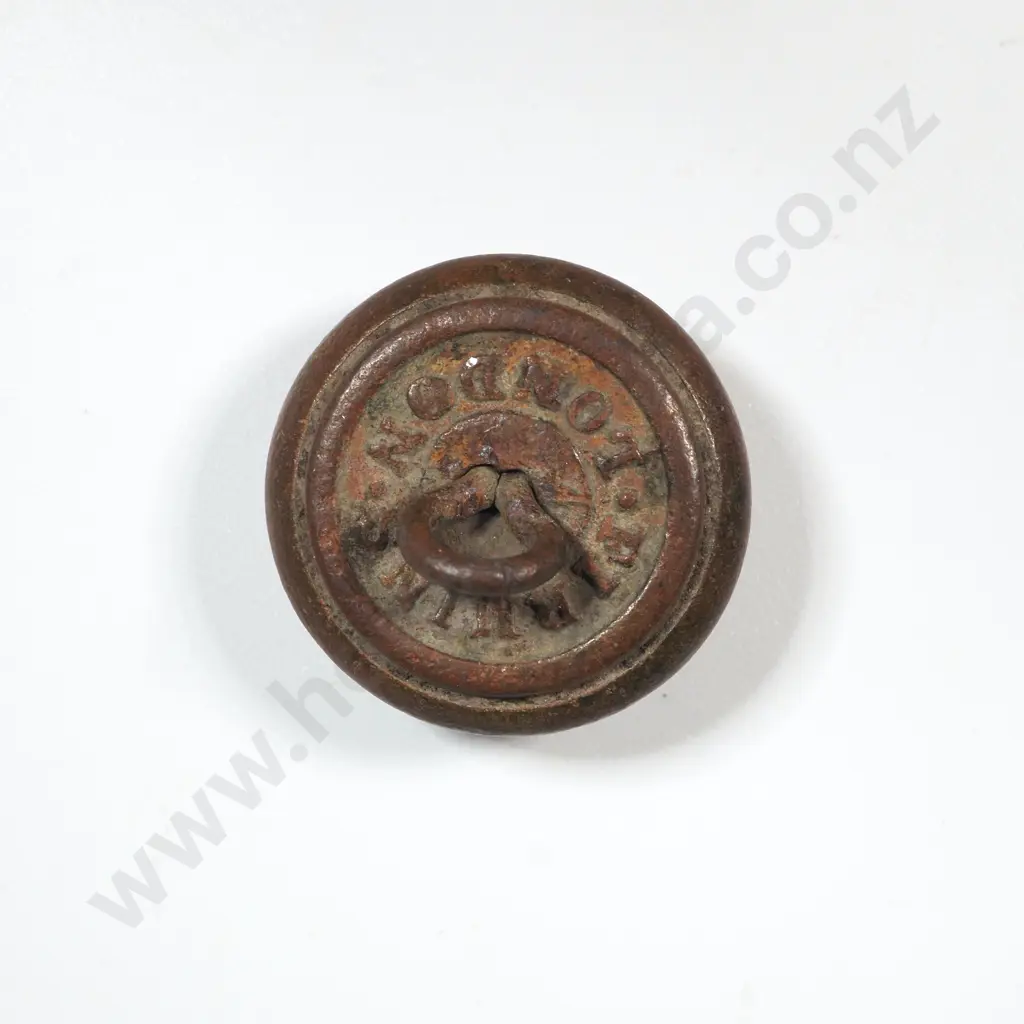 New Zealand War 14 Waterloo Regt Button  Image 1++