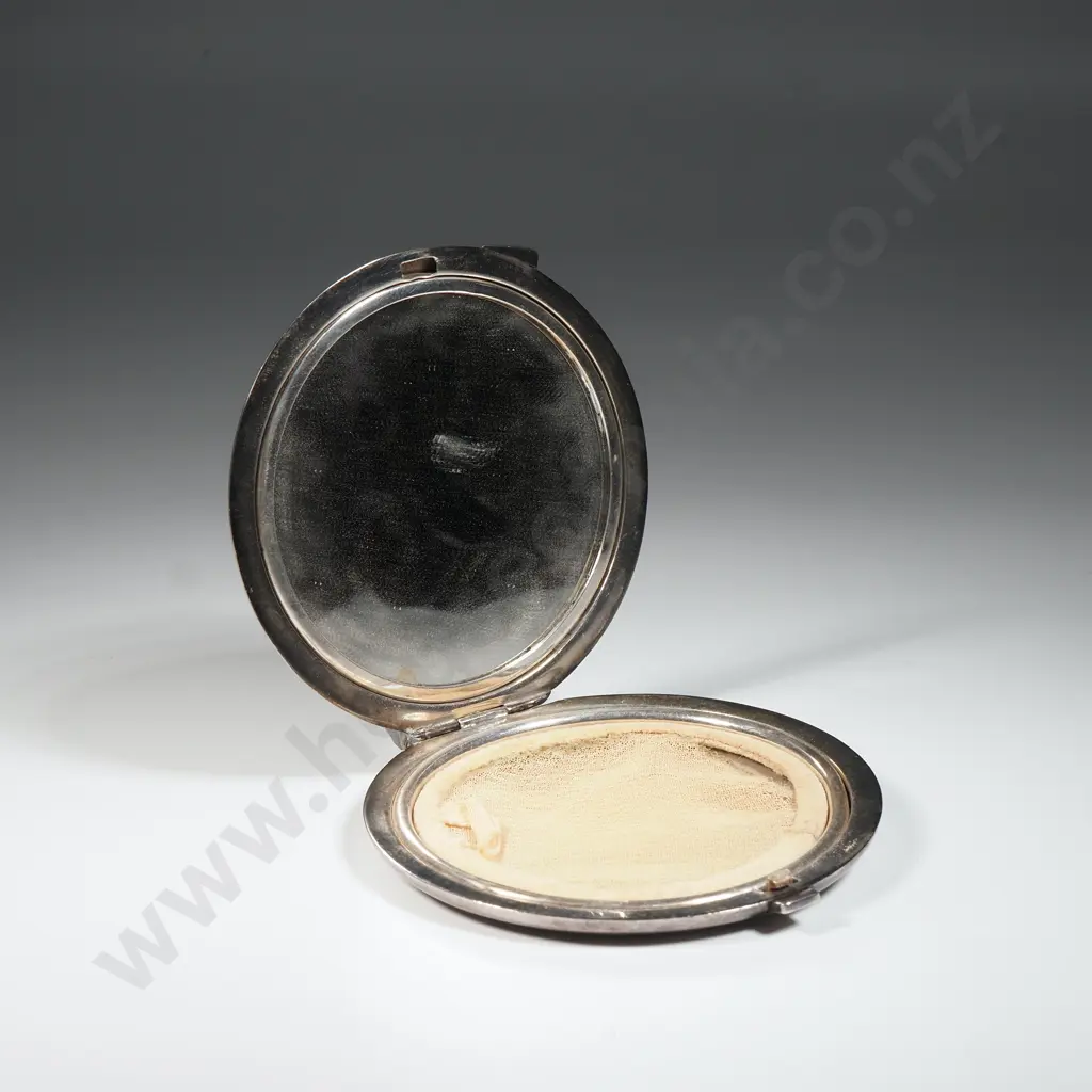 WW2 Sterling Silver New Zealand Onward Powder Compact Image 1++