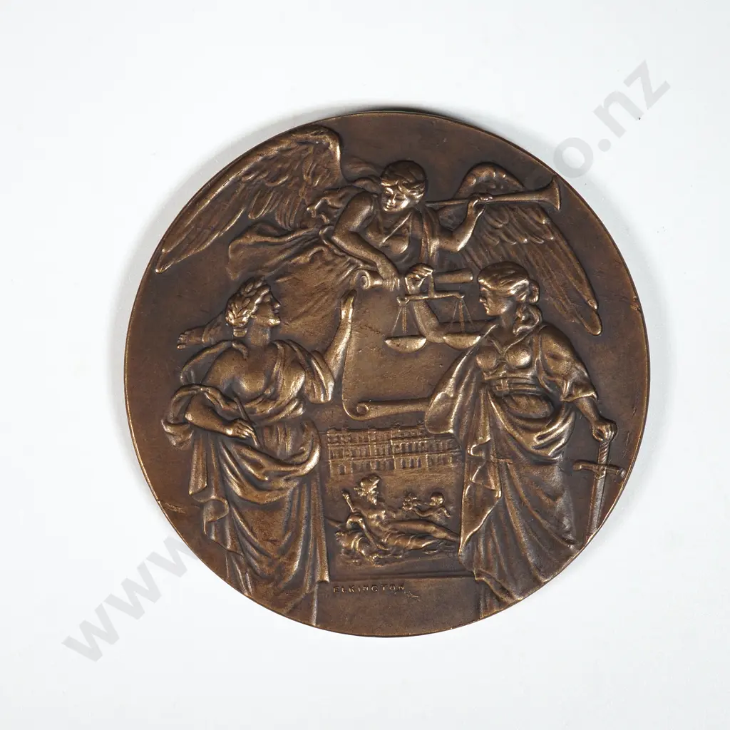 Bronze Medal to Commemorate the Signing of Peace at Versailles 1919 Image 1++