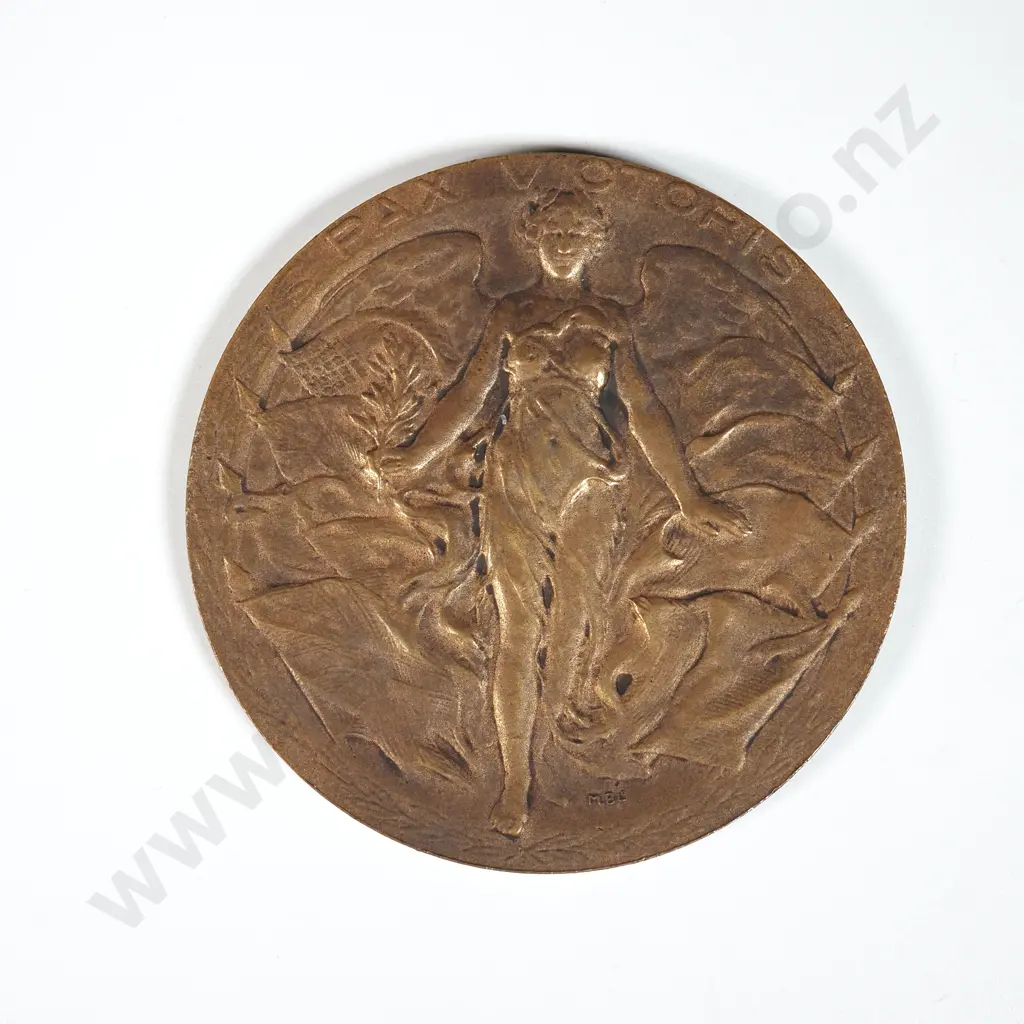 Cased 1914-1919 George V Pax Victoris European War Medal  Image 1++