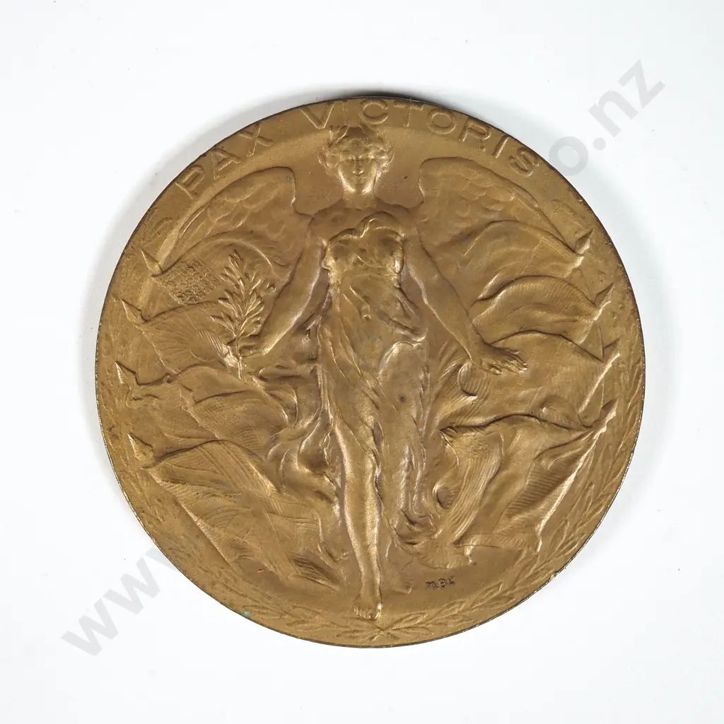 Cased 1914-1919 George V Pax Victoris European War Medal  Image 1++