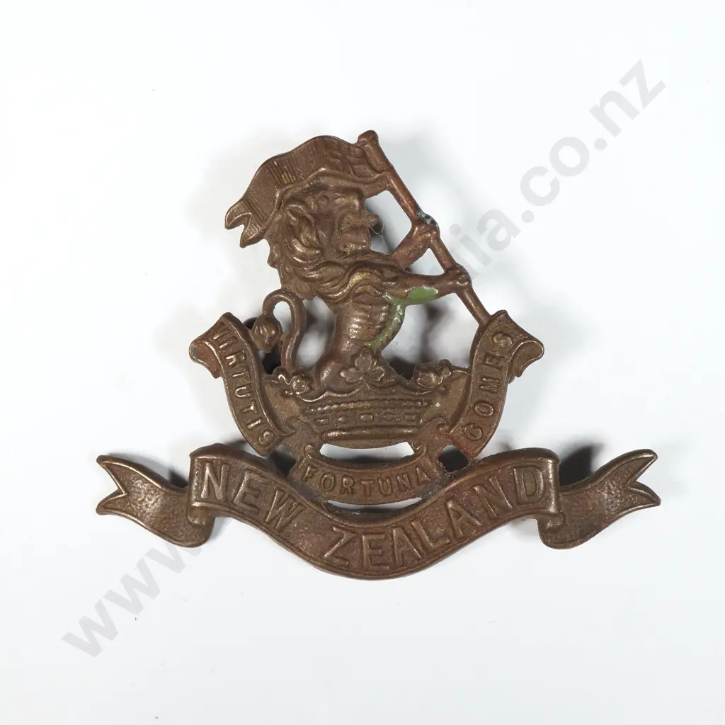 WW1 New Zealand Cap Badge  Image 1++